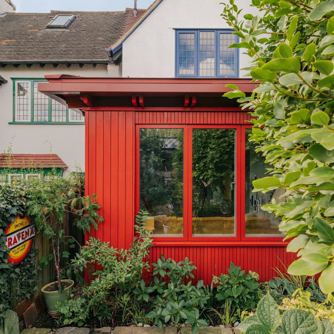 ARTS & CRAFTS COTTAGE, WALTHAMSTOW, LONDON | LIGHTING SUPPLY BY DYKE & DEAN | DESIGN BY FRAHER | PHOTOGRAPHY BY CHRIS WHARTON - DYKE & DEAN