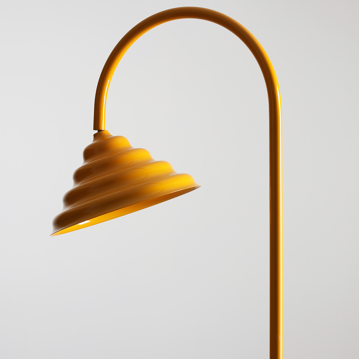 WAVE ARCH LIGHT FLOOR LAMP YELLOW