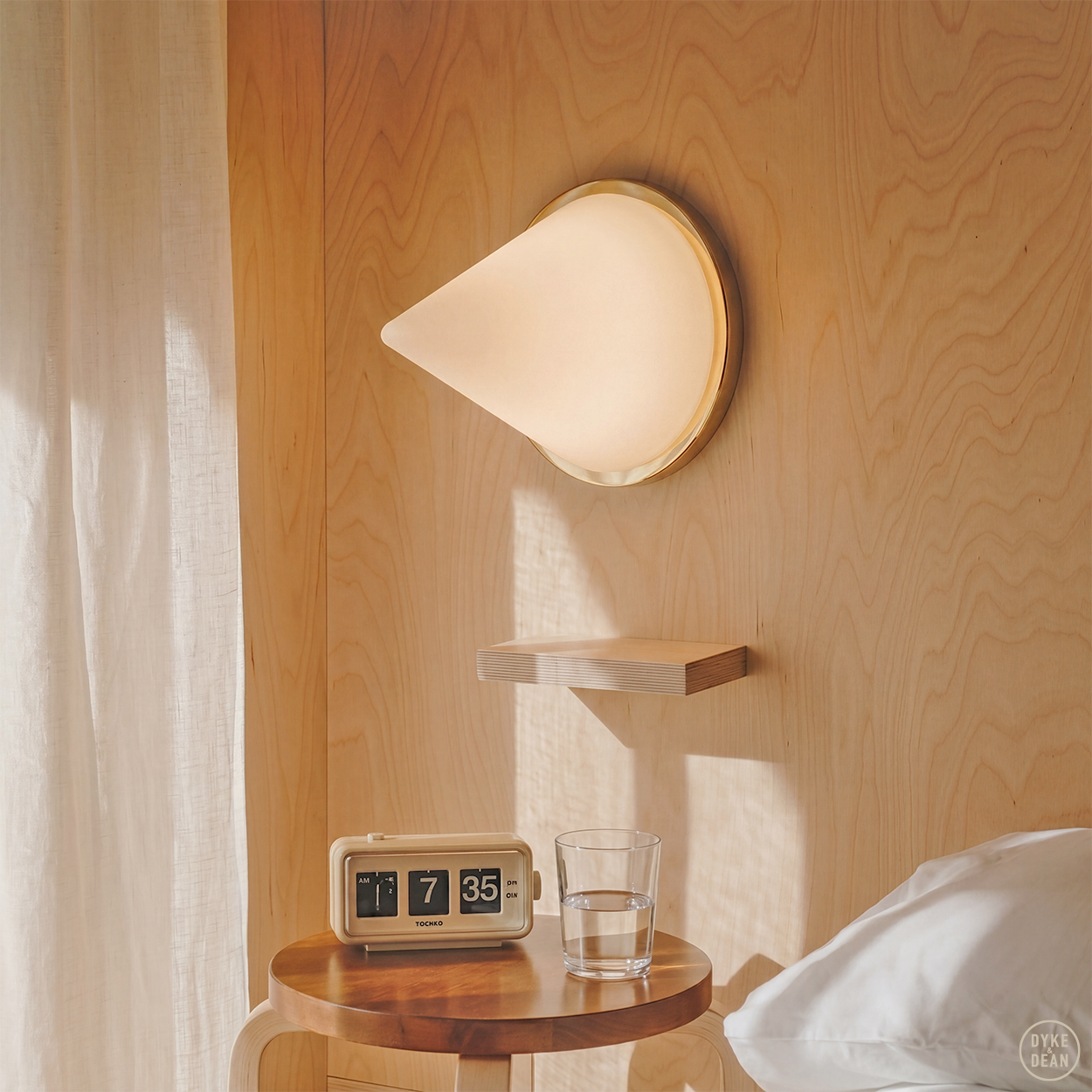 BRASS PYRAMID GLASS LIGHT