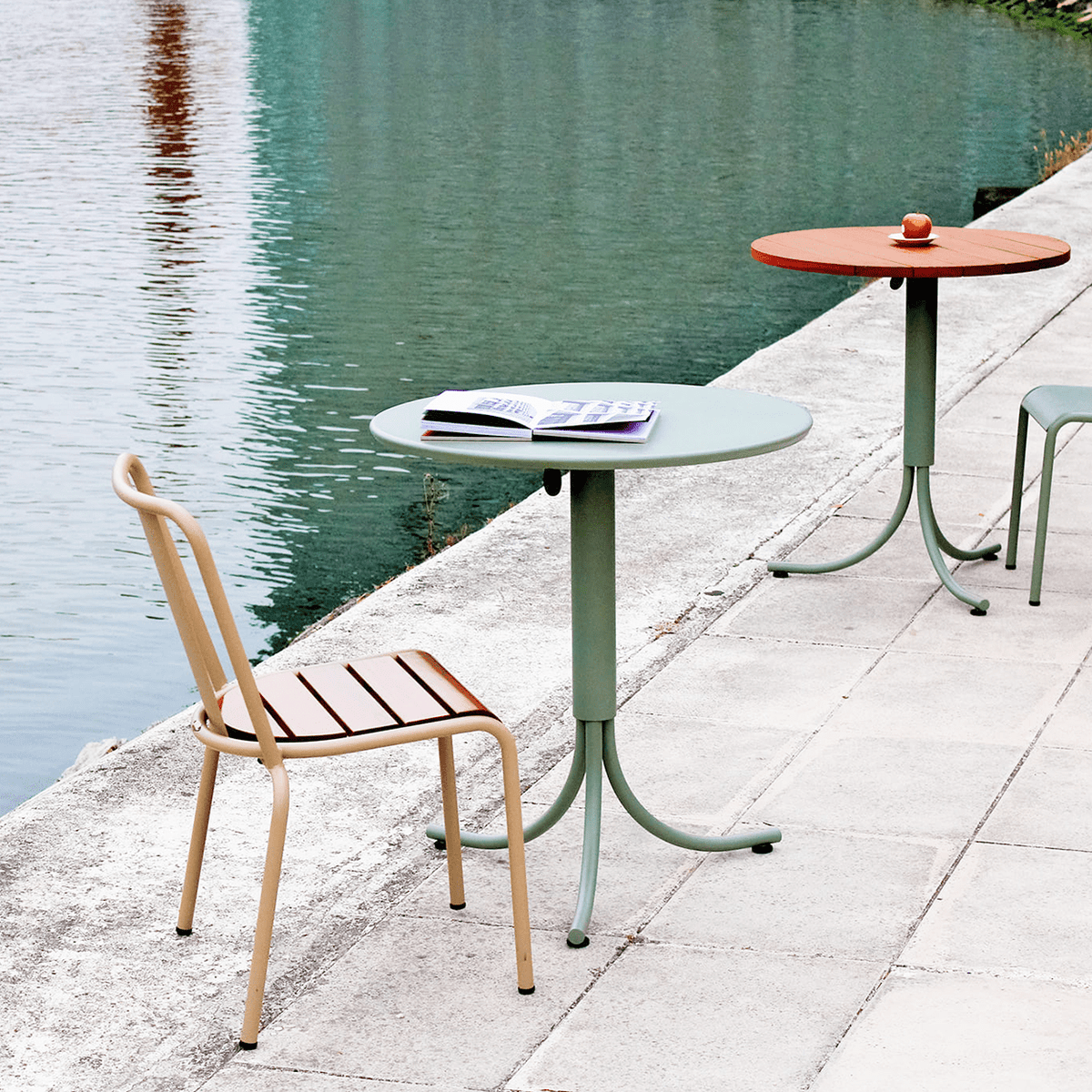 ADICO MAR FOLDING HIGH TABLE 70 STEEL - DYKE & DEAN