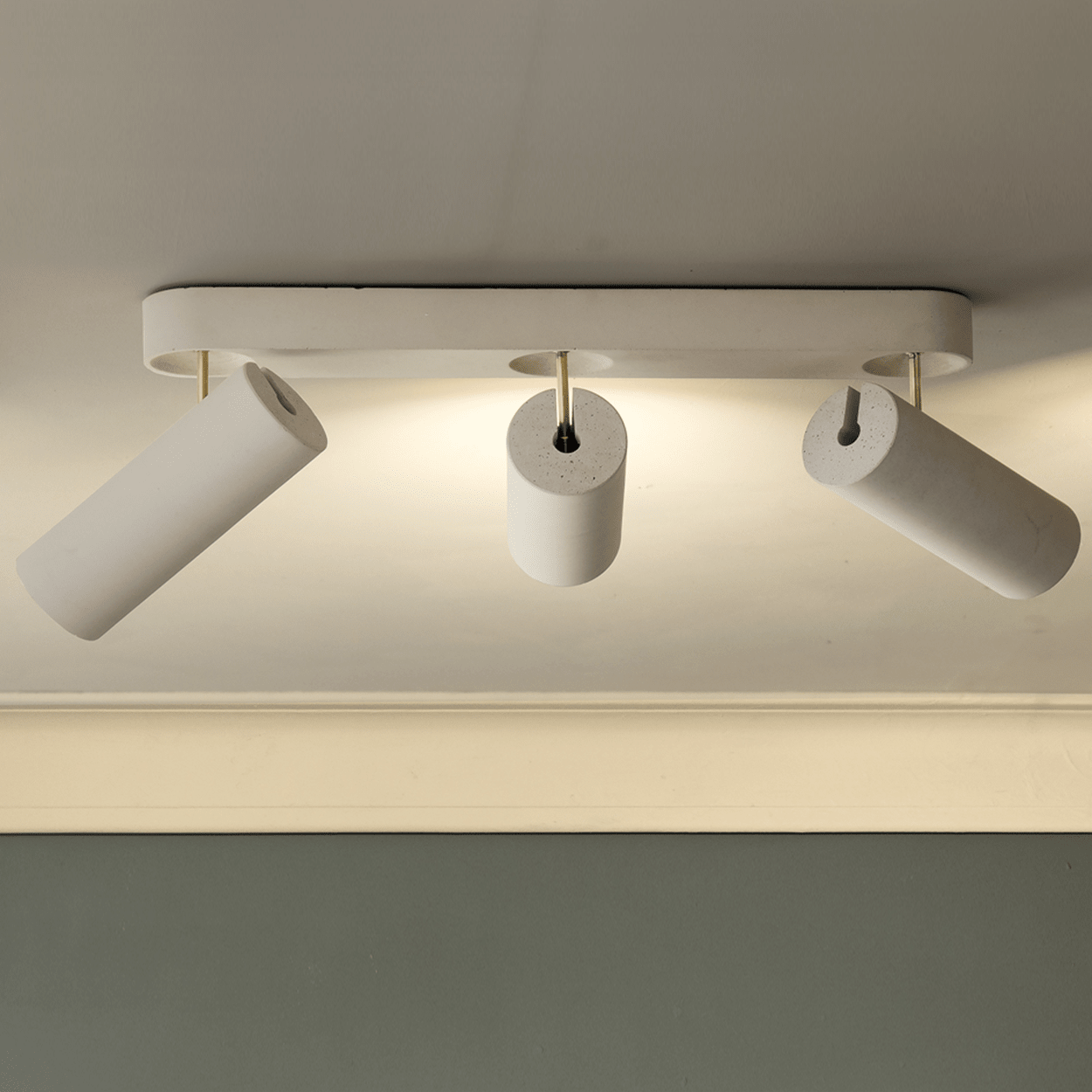 CONCRETE ADJUSTABLE 3 CEILING SPOT LIGHT - DYKE & DEAN