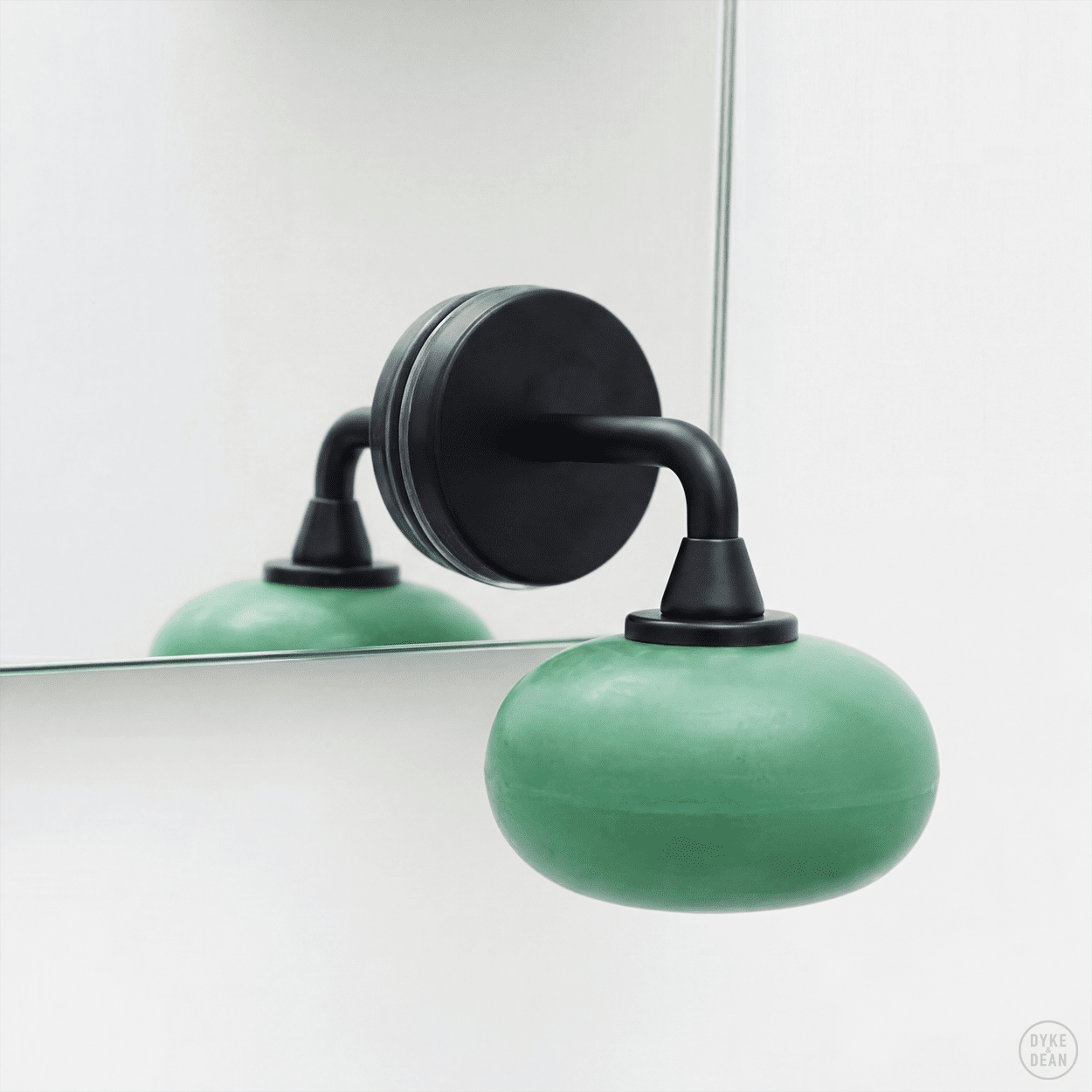 MAGNETIC SOAP HOLDER BLACK - DYKE & DEAN