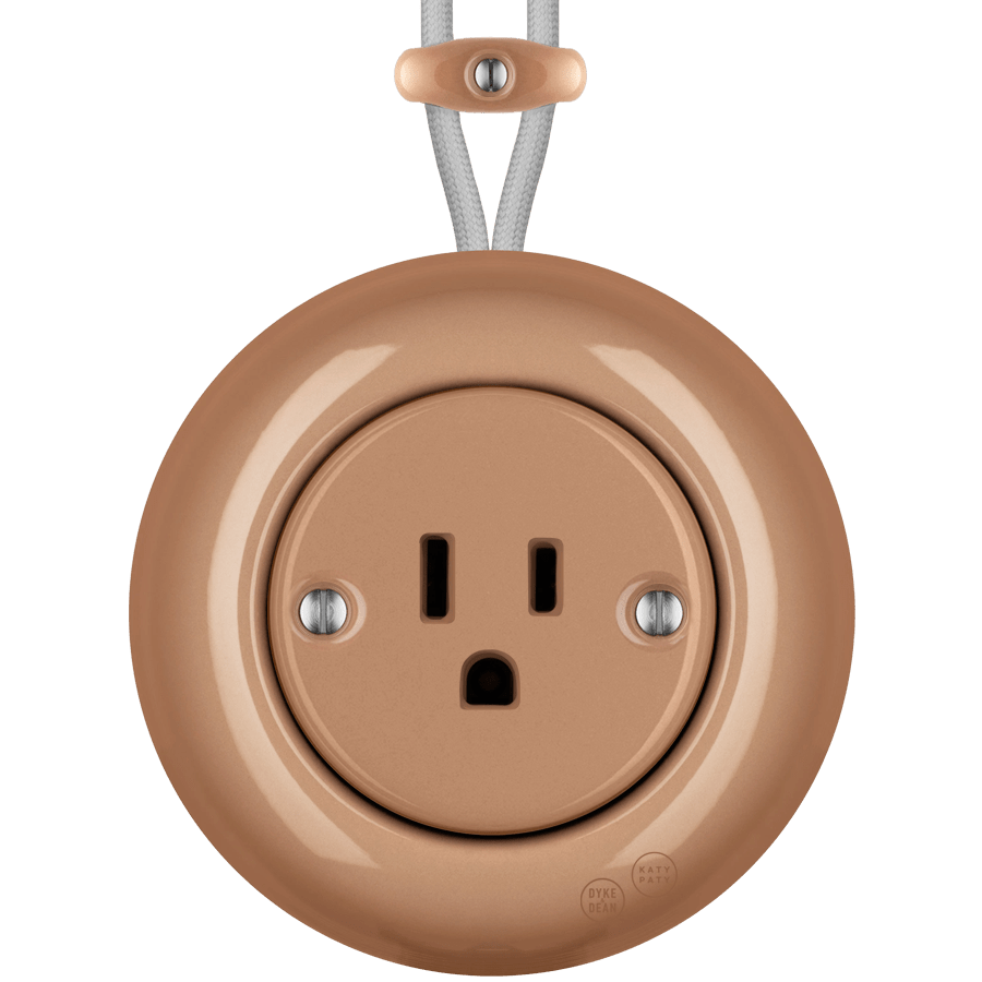 PORCELAIN KATY PATY COLONA ROUND SURFACE MOUNTED USA 15AMP SOCKET DERMA - DYKE & DEAN