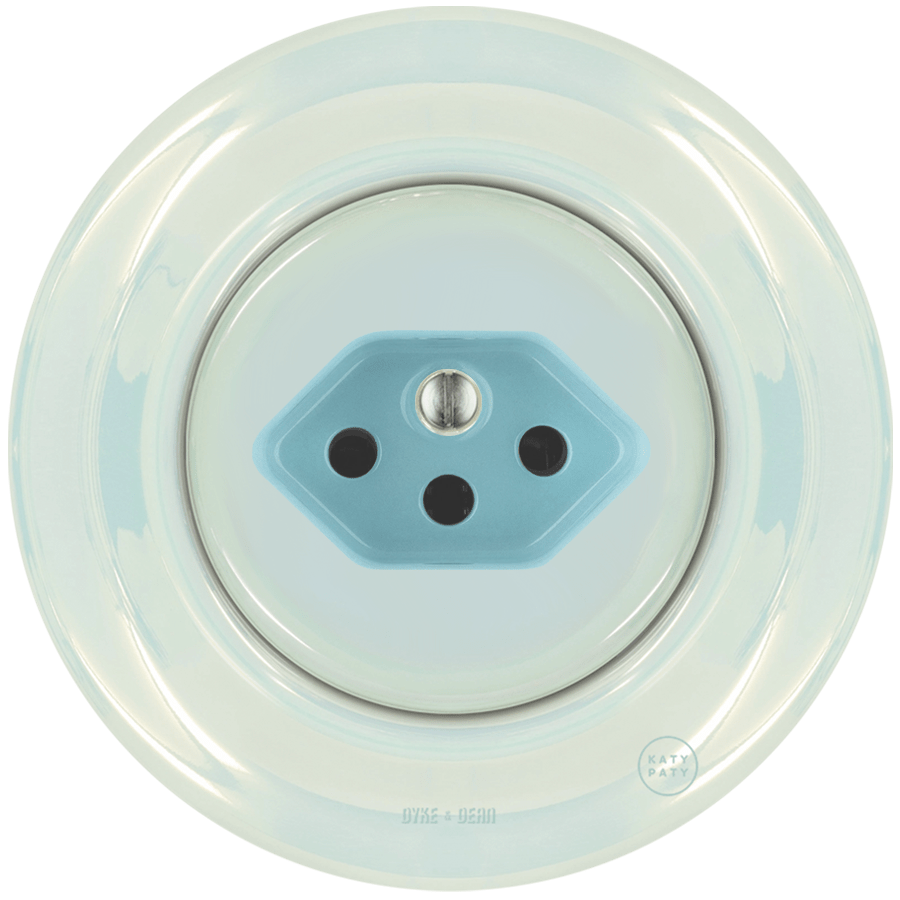 PORCELAIN WALL MOUNTED SWISS SOCKET CONCHA - DYKE & DEAN