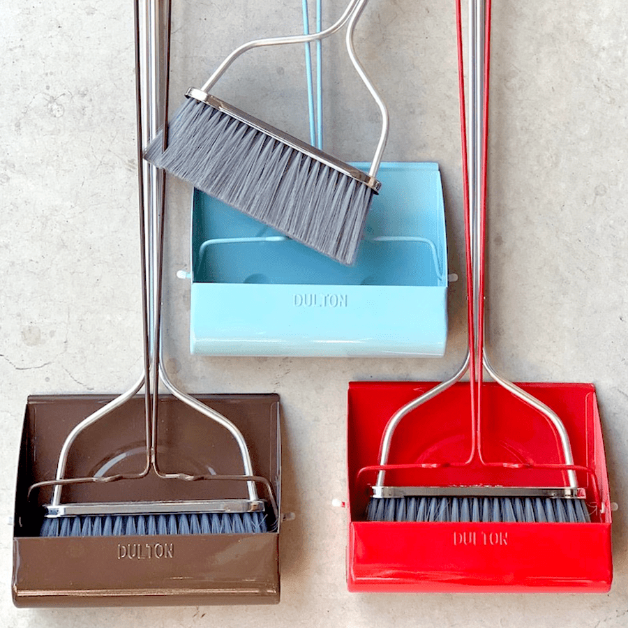 SMILEY DUST BROOM SET LONG HANDLE BROWN - DYKE & DEAN