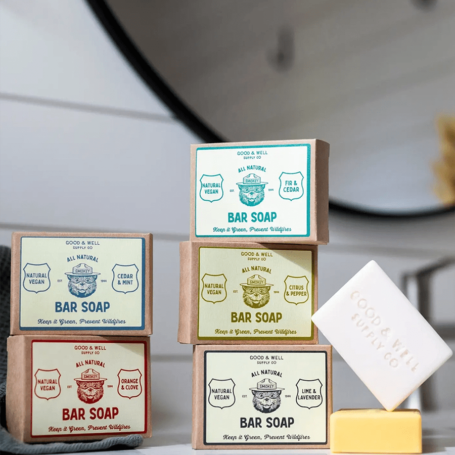 SMOKEY BEAR BAR SOAP VETIVER & CEDAR - DYKE & DEAN