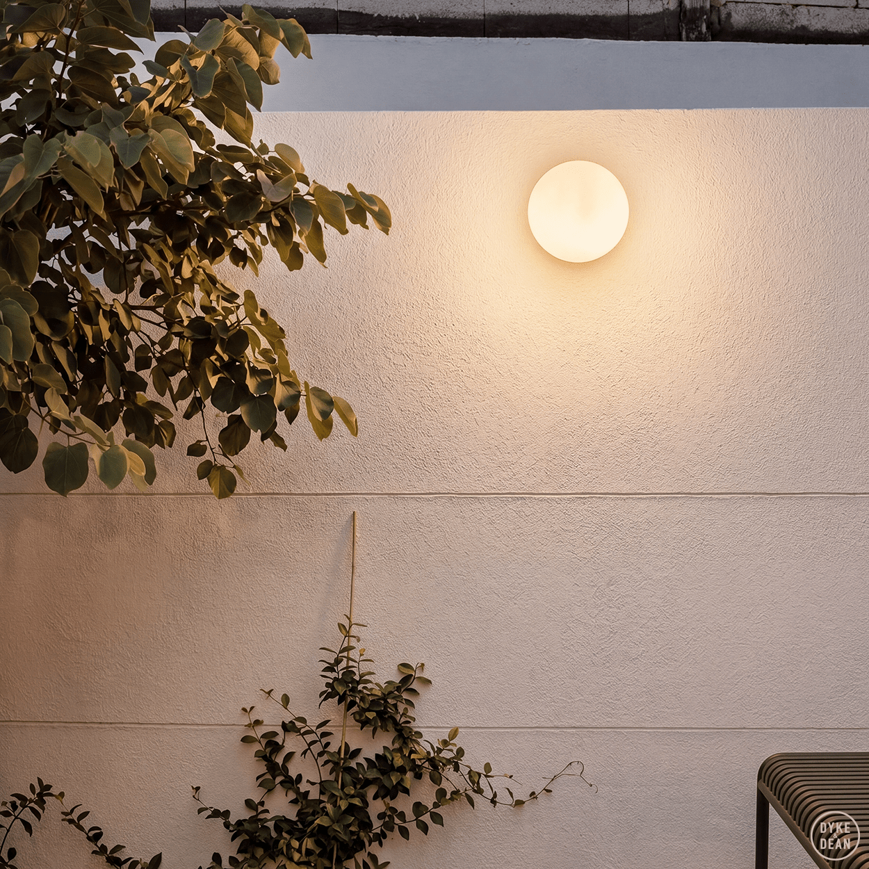 SPHERE LAMP BLACK BASE 200mm - DYKE & DEAN