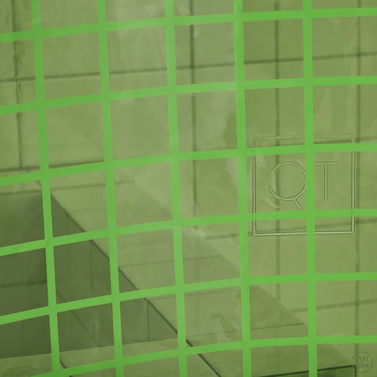 SUN SHOWER GRID CURTAIN PINE GREEN - DYKE & DEAN