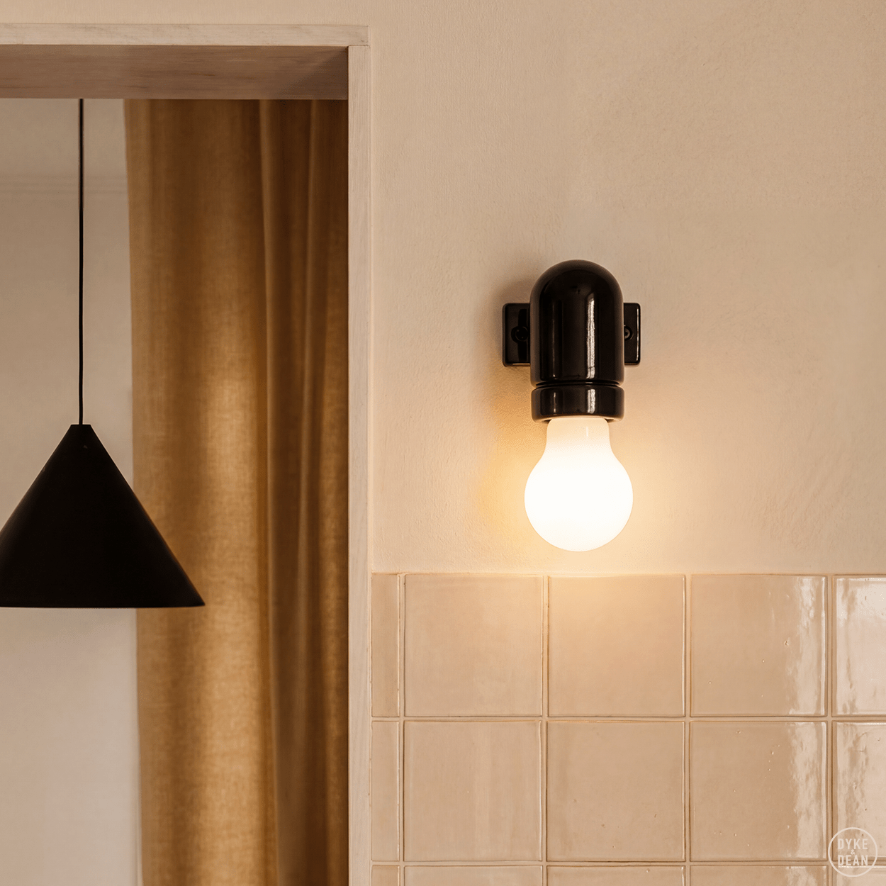 WALL ARM CERAMIC LIGHT BLACK - DYKE & DEAN