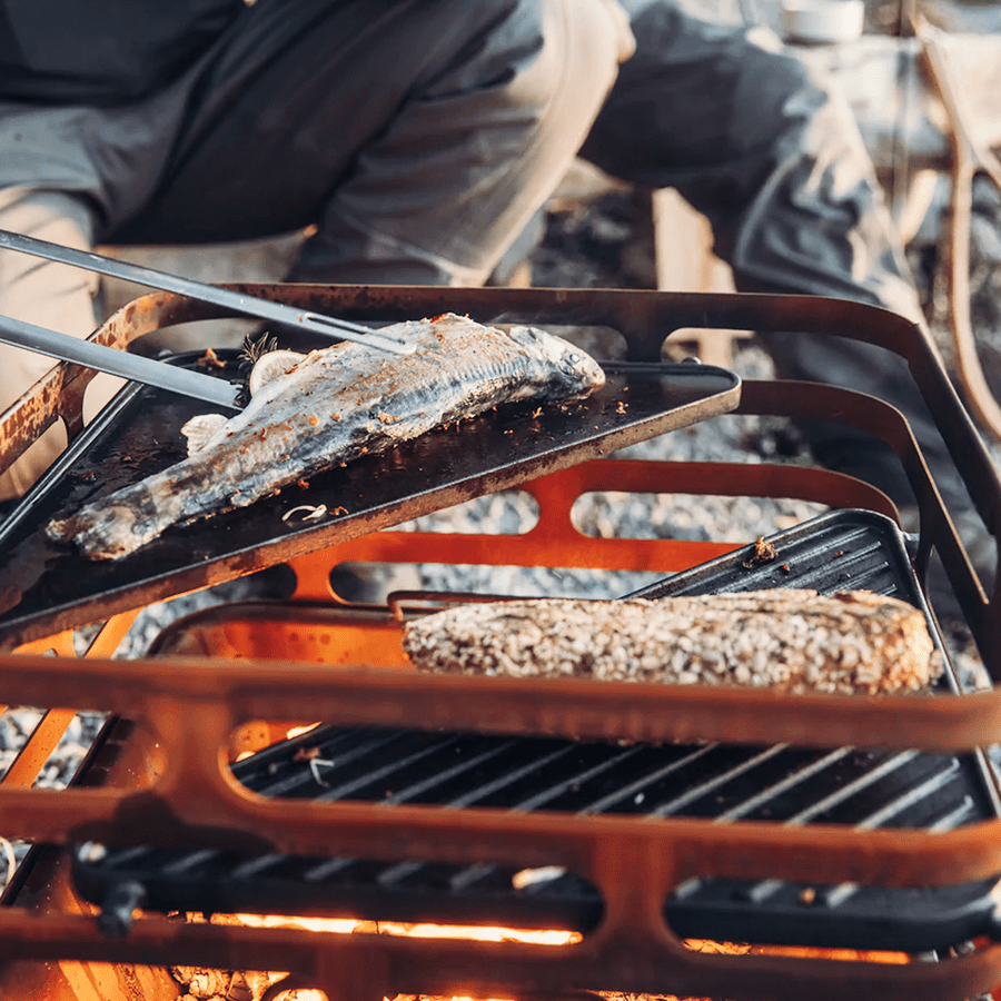 CUBE FIRE BASKET & GRILL RUSTY CUBE GRILL - DYKE & DEAN