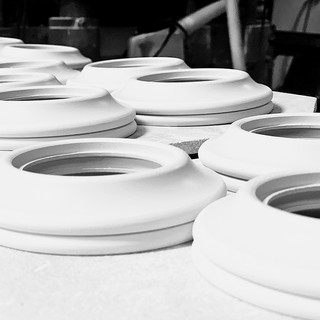 PORCELAIN WALL USB CHARGER CHLOREDO - DYKE & DEAN