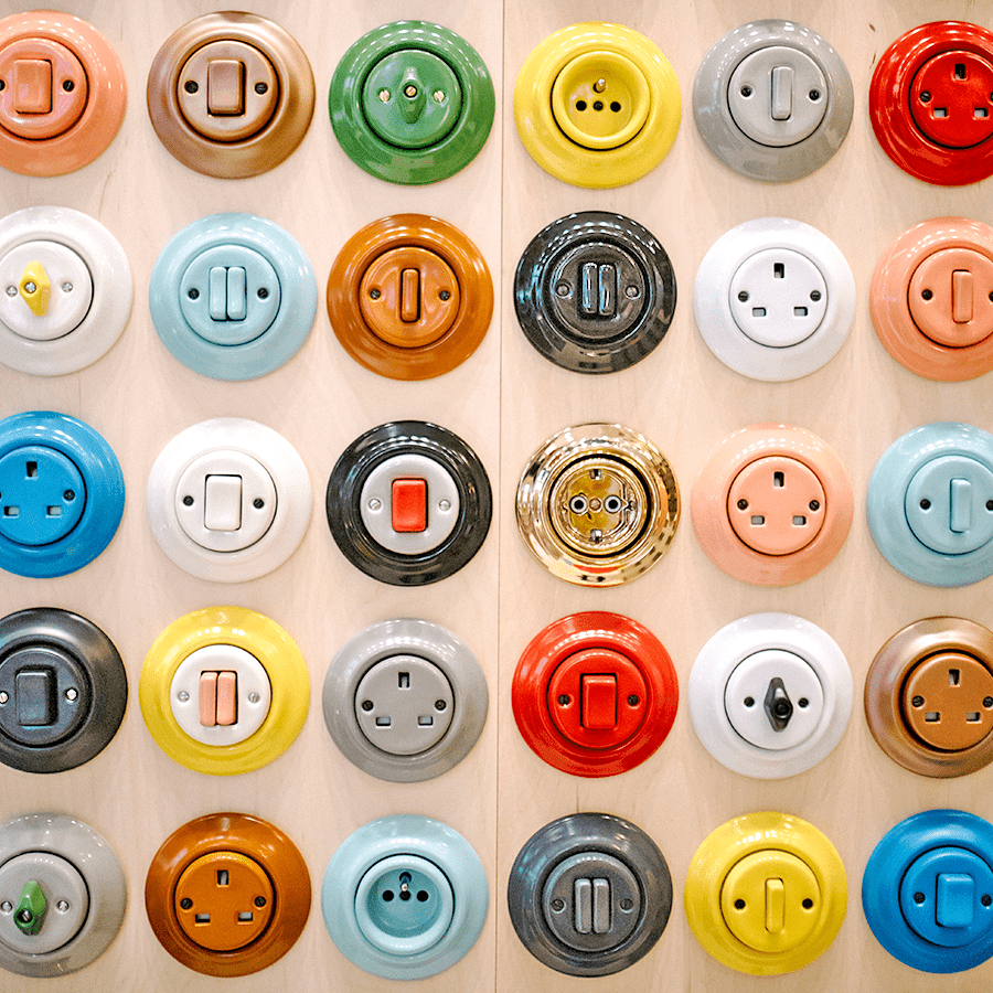 PORCELAIN WALL USB CHARGER RED - DYKE & DEAN